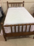 Jenny Lind Style Wood Spindle Design Bed