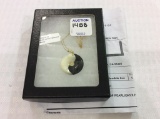 Ladies 14K Mother of Pearl/Onyx Pendant