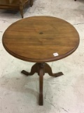 Sm. Round Wood Occasional or Lamp Table