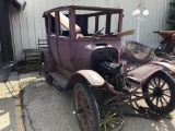 Old 1923 Ford Sedan  Model T (Needs Restoration),