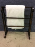 Wood Quilt Rack w/ White Blanket