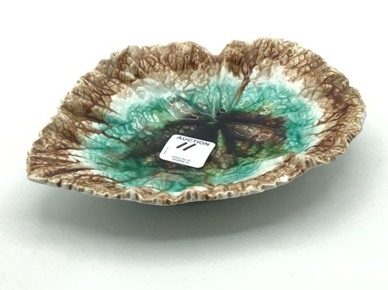 Sm. Majolica Leaf Dish (8 Inches Long X 6 In Wide