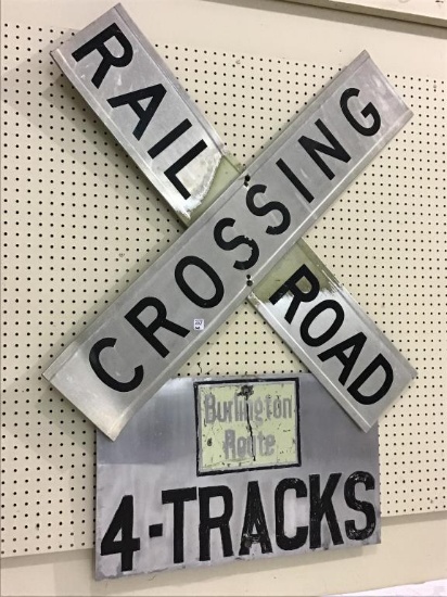 Set Including 2 Piece Dbl Sided RR Crossing