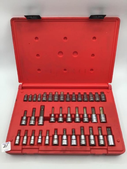 Snap On 3/8 In Drive Socket Driver Set in Case