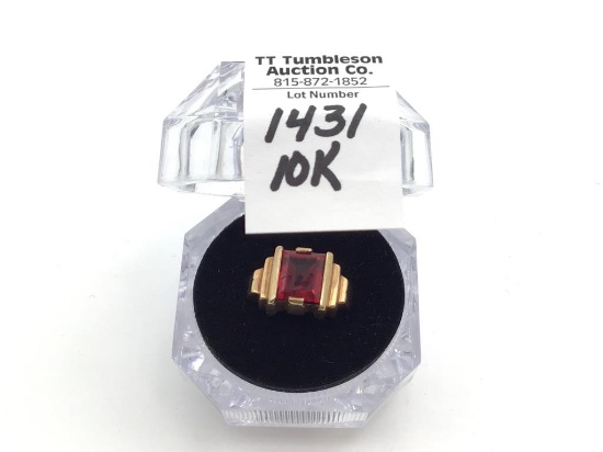 10K Gold Ring w/ Red Stone