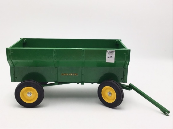 Like New Lg. 1/8 Scale John Deere Wagon