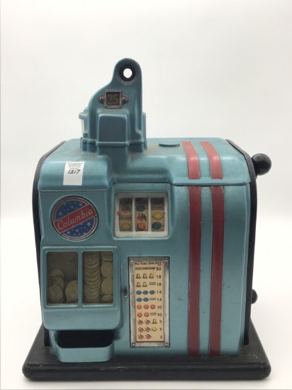 Vintage Columbia 25 Cent Slot Machine w/ Key-