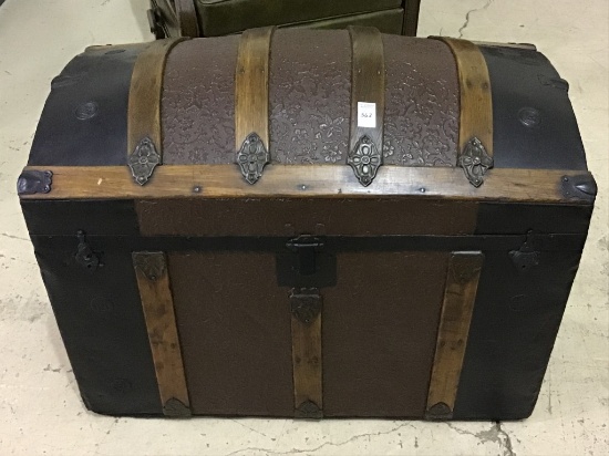 Very Nice Antique Trunk w/ Inside Compartments