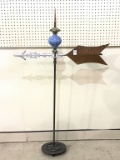 Lightening Globe Stand w/ Directional Arrow