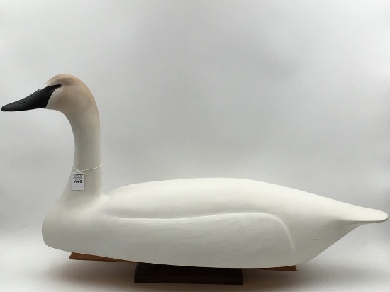 Very Lg. Swan by Phil Babe