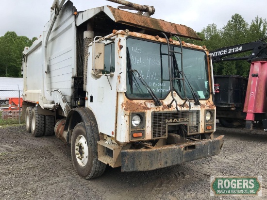 2007 MACK MR688S