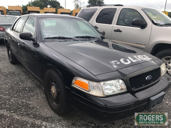 2011 Ford Crown Vic, 4.6, 84204 miles, Has Shield, No Console, 2FABP7BV8BX183115
