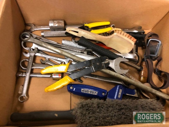 Box - Wrenches, Irwin Vice Grip, Conduct tite plyer