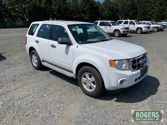 2010 FORD ESCAPE COMPACT SUV