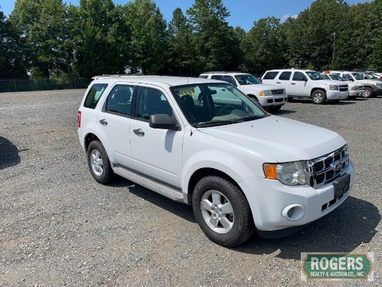 2010 FORD ESCAPE COMPACT SUV