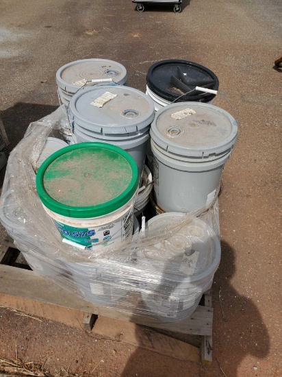 Pallet of misc paint and 5 gallon buckets