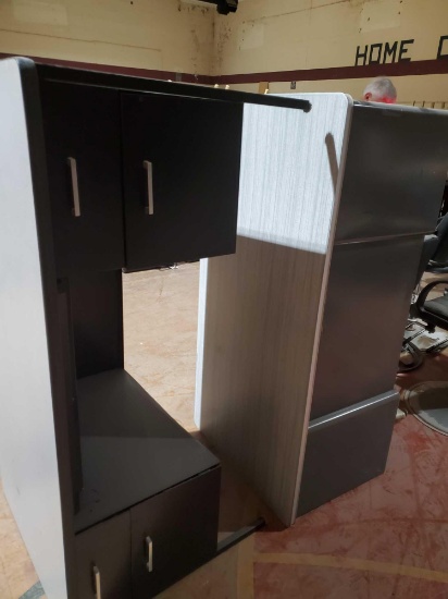 2 desks
