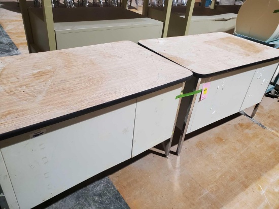 2 desks