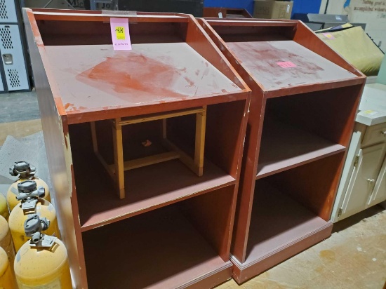 2 lecterns