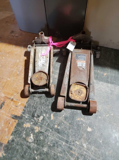 2 floor jacks