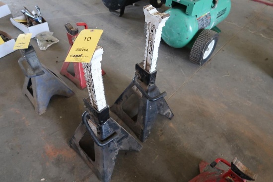 LOT: (2) 12 Ton Jack Stands