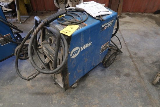 Miller 200 Amp Model Millermatic 252 MIG Welder, Flow Meter, Gun, Ground