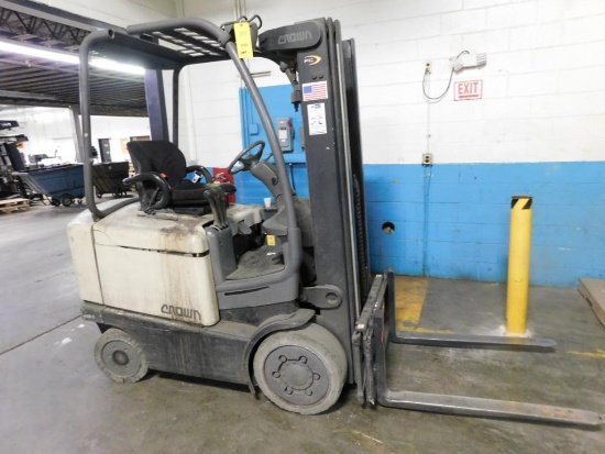 Crown 4000 lb. (est.) Electric Forklift Model 9000, S/N 5A148974, Solid Tires, Triple Mast (9915