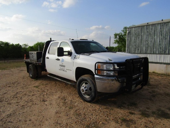 Chevrolet 3500 HD, Vortec, 4X4, Crew Cab, Steel Flat Bed Truck. VIN 1GB4KCG