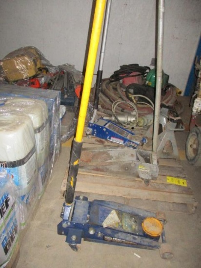 LOT: (3) 3 1/2 Ton Hydraulic Floor Jacks.