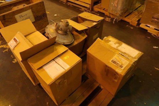 LOT: Gas Regulators, Brass Bushing, Actuator, Steam Regulator