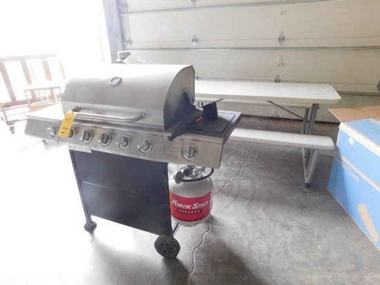 LOT: Picnic Table, Propane Grill