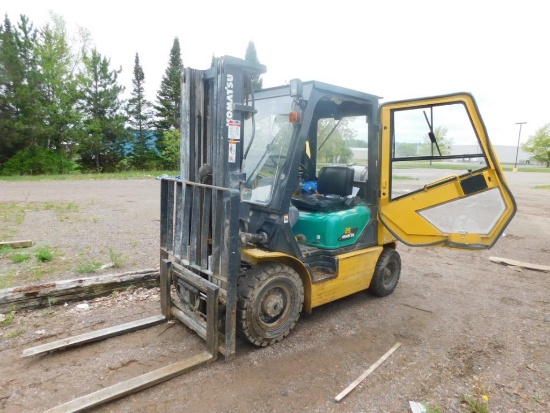 Komatsu 4000 lb. LP Forklift Model FC25T-14, S/N 581859A, Solid Tires, Overhead Guard, Cab, Heat,