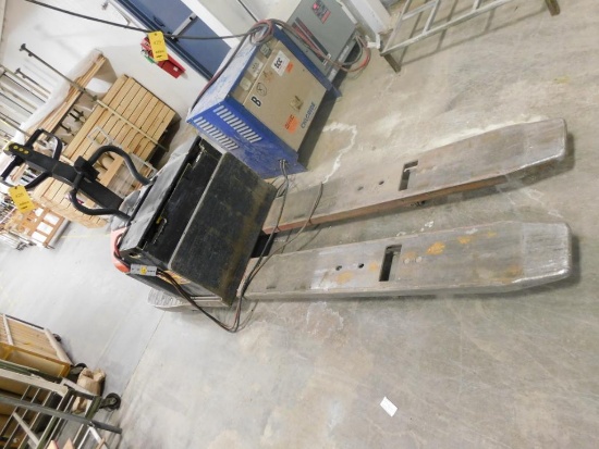 Linde 6000 lb. Electric Walk-Behind/Rider 6 ft. Pallet Truck Model EWR60-02, S/N 2692-2000 (#G0489)
