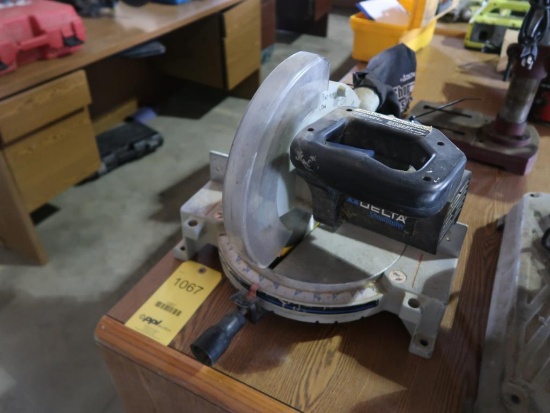 Delta 10 in. Compound Miter Saw Model M250