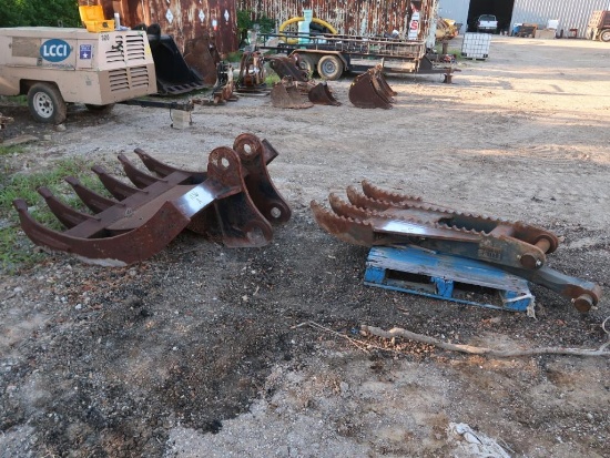 66 in. Grapple & Thumb for Hyundai 220 Excavator