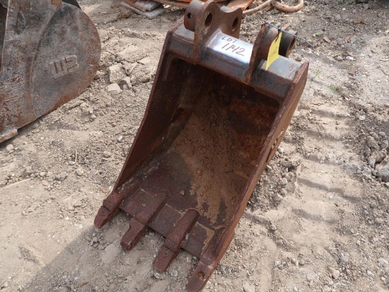 LOT: (1) 18 in. & (1) 12 in. Buckets for Komatsu PC45 Mini Excavator