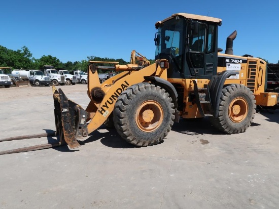 2011 Hyundai Wheel Loader Model HL740-9, S/N HH1HLN01TB0000228, Quick-Change Bucket, Forks, A/C Cab,