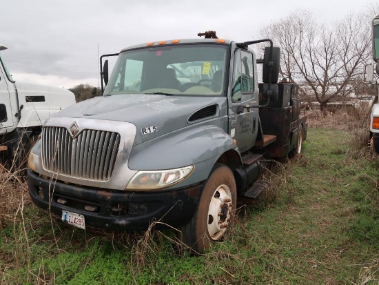 2004 International Model 4400, Roustabout Truck, w/Derrick, 7.6L L6 Diesel DT466 (AS IS), VIN: