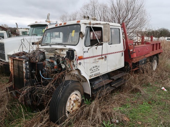 1985 International Model 4700 Flatbed Truck (Roustabout Truck), VIN: 1HTSCZWL9EH242588, Unit R-16