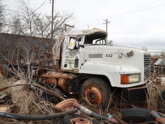 1999 Mack Model CH613, Conventional Tractor, 12.0L L6 Diesel (AS IS - NOT IN SERVICE) VIN:
