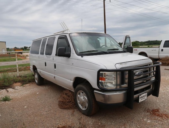 2008 Ford Van Model E-350 Super Duty, VIN 1FBNE31L68DA99921, Gas (#T-207)