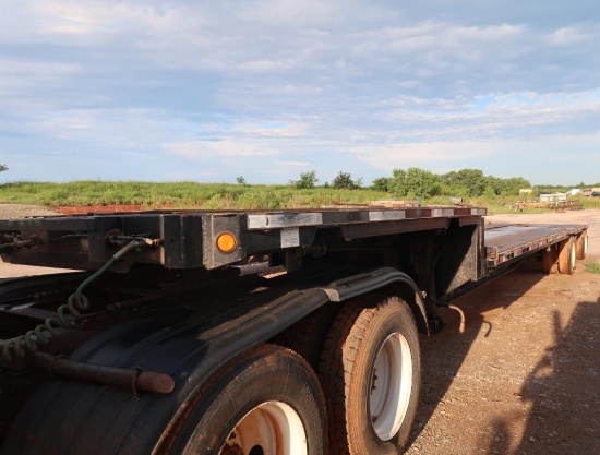 2000 Fontaine Spread Tandem-Axle Drop Deck Trailer Model SE, VIN 13N248307Y5994146, 11 ft. Upper