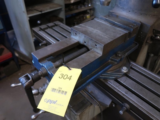 8 in. Machine Vise with Swivel Plate