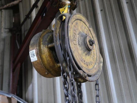 Yale 1 Ton Chain Hoist (in Building 1 by Lot #234)