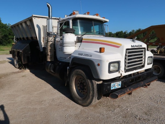 1994 Mack Single-Tire Tandem-Axle Tractor, VIN 1M2P267Y5RM016932, 13-Speed Transmission, Kuhn