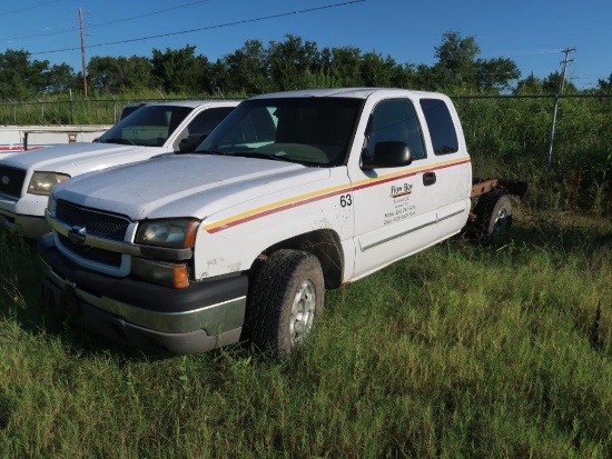 LOT: (1) 2000 Ford Model F-350, VIN 1FDWF36F4YEC76083 (#T-039); (1) 2006 Ford Pick-up Truck Model