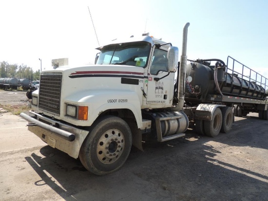 2011 Mack Pinnacle CHU613 Tractor, MP8, Maxi Torque 13 Spd. Trans, 214 WB, Fruitland RCF500 Pump Vin