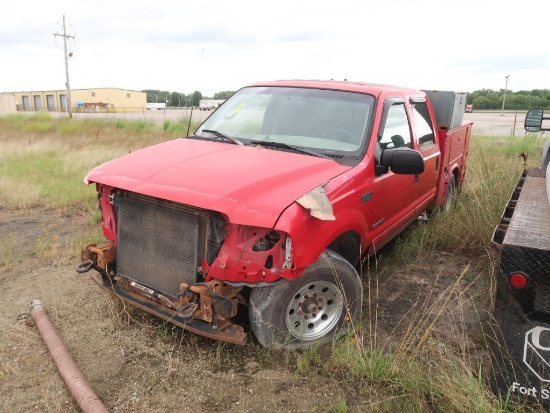 2002 Ford Service Truck Model F-250, VIN 1FTNW20F72EA08476, Service Body (scrap, not complete)
