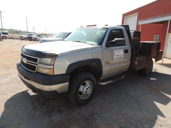 2006 Chevrolet 3500 Std. Cab, 4x4, 6.6 Duramax, Auto Trans, 9 Ft. Flat Bed, Lincoln Electric Vantage