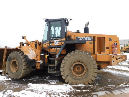 2005 Case Articulating Wheel Loader Model 921C, S/N JEE0156675, with Bucket